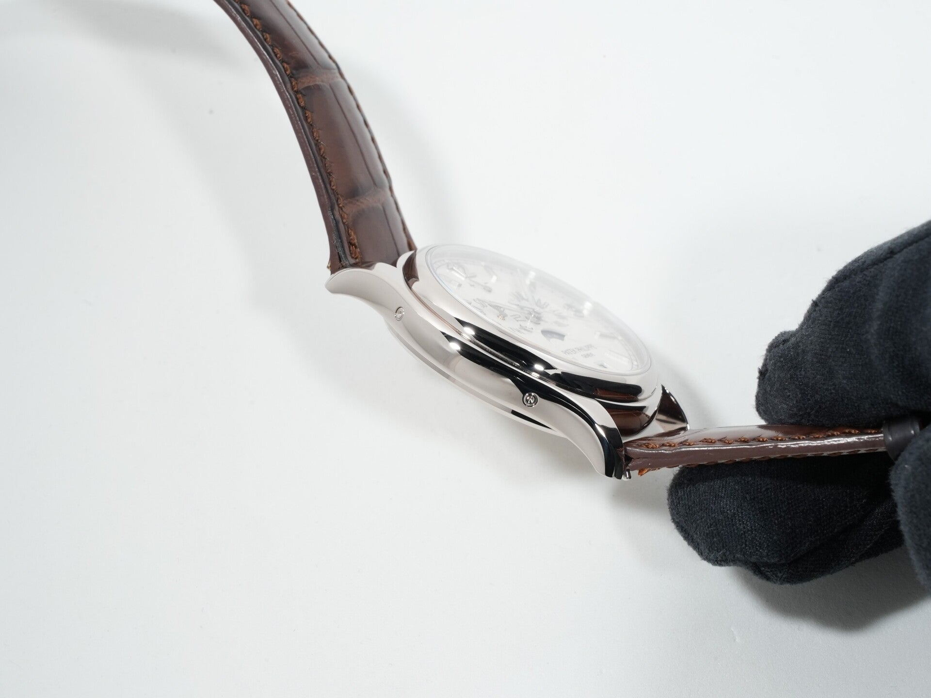 Patek Philippe Annual Calendar Moon Phase Ref. 5146G-001 White Gold Ivory Dial Excellent Condition hc4dofwo