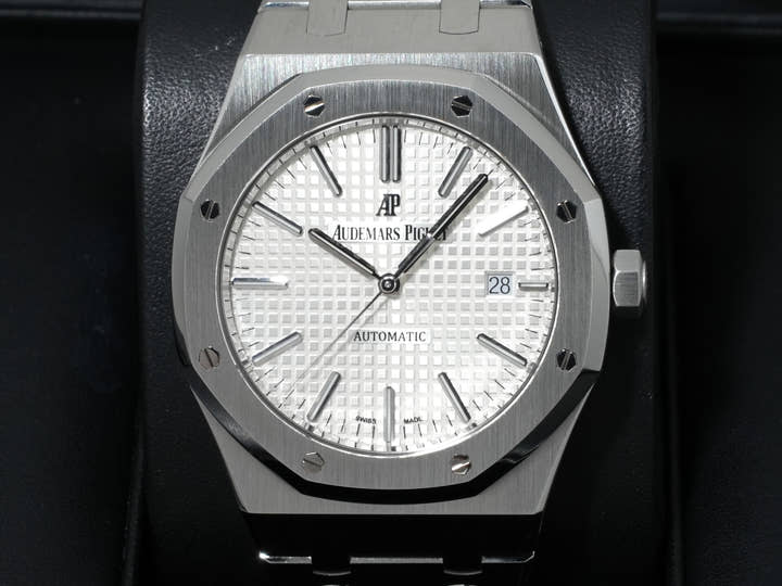 オーデマピゲ ロイヤルオーク Ref.15400ST.OO.1220ST.02 ステンレススチール シルバー文字盤 美中古 dieuem95