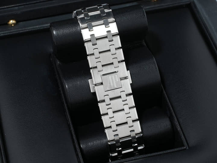 オーデマピゲ ロイヤルオーク Ref.15400ST.OO.1220ST.02 ステンレススチール シルバー文字盤 美中古 dieuem95