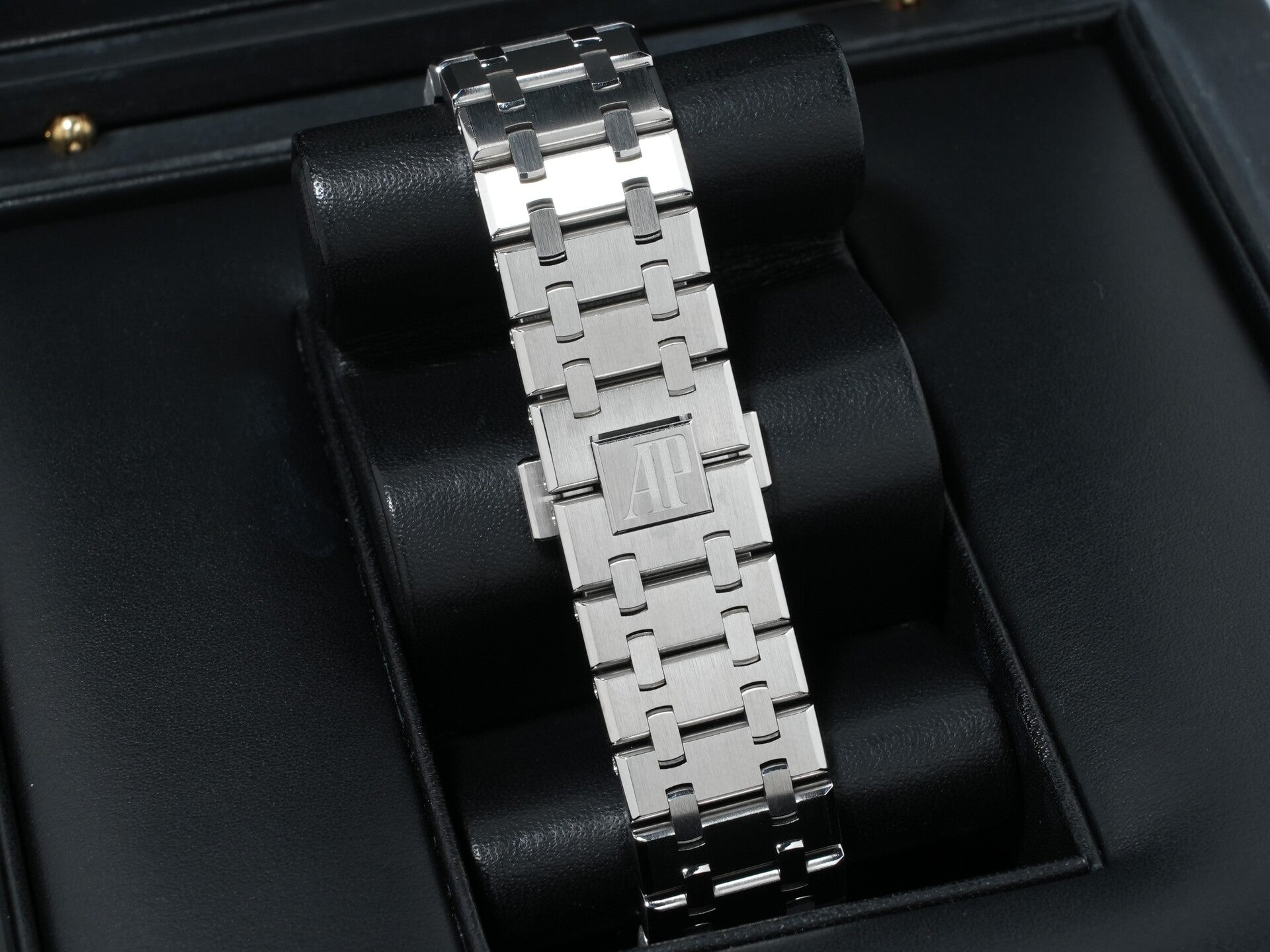 オーデマピゲ ロイヤルオーク Ref.15400ST.OO.1220ST.02 ステンレススチール シルバー文字盤 美中古 dieuem95