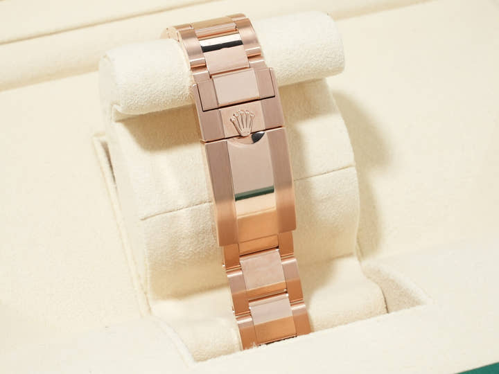 ロレックス デイトナ Ref.126505 エバーローズゴールド チョコレートxブライトブラック文字盤 未使用 k4zdsxe3