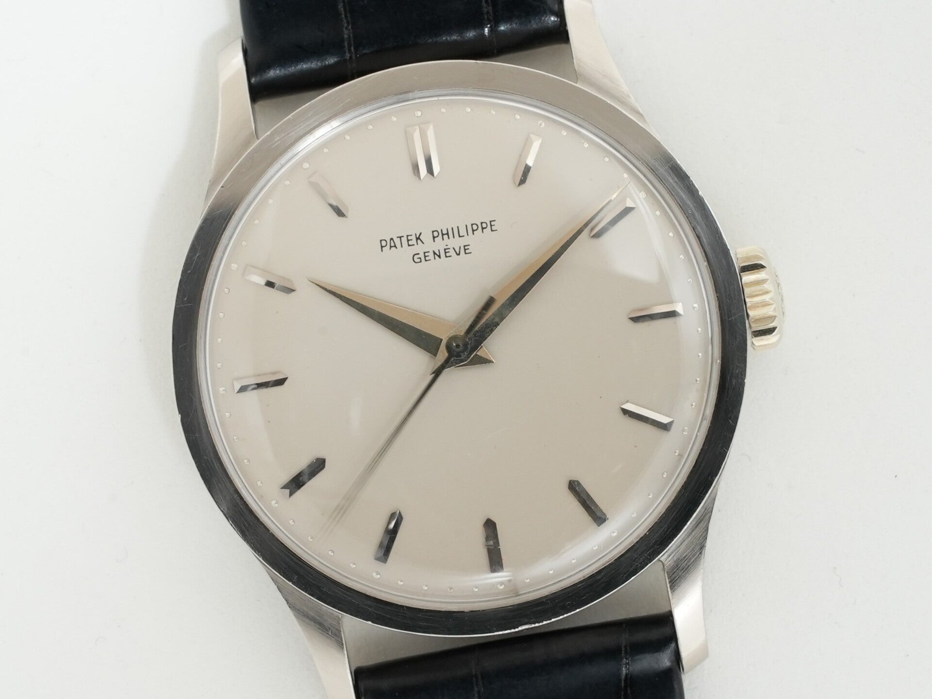 パテックフィリップ カラトラバ Ref.570 ホワイトゴールド シルバー文字盤 中古 e3bqmtw6