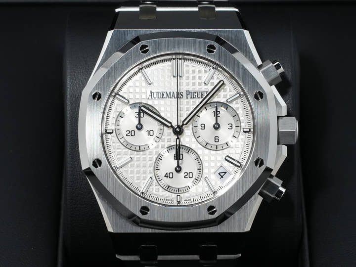 Audemars Piguet Royal Oak Chronograph 50th Anniversary Ref. 26240ST.OO.1320ST.03 Stainless Steel Silver Dial Excellent Condition khidbyrv