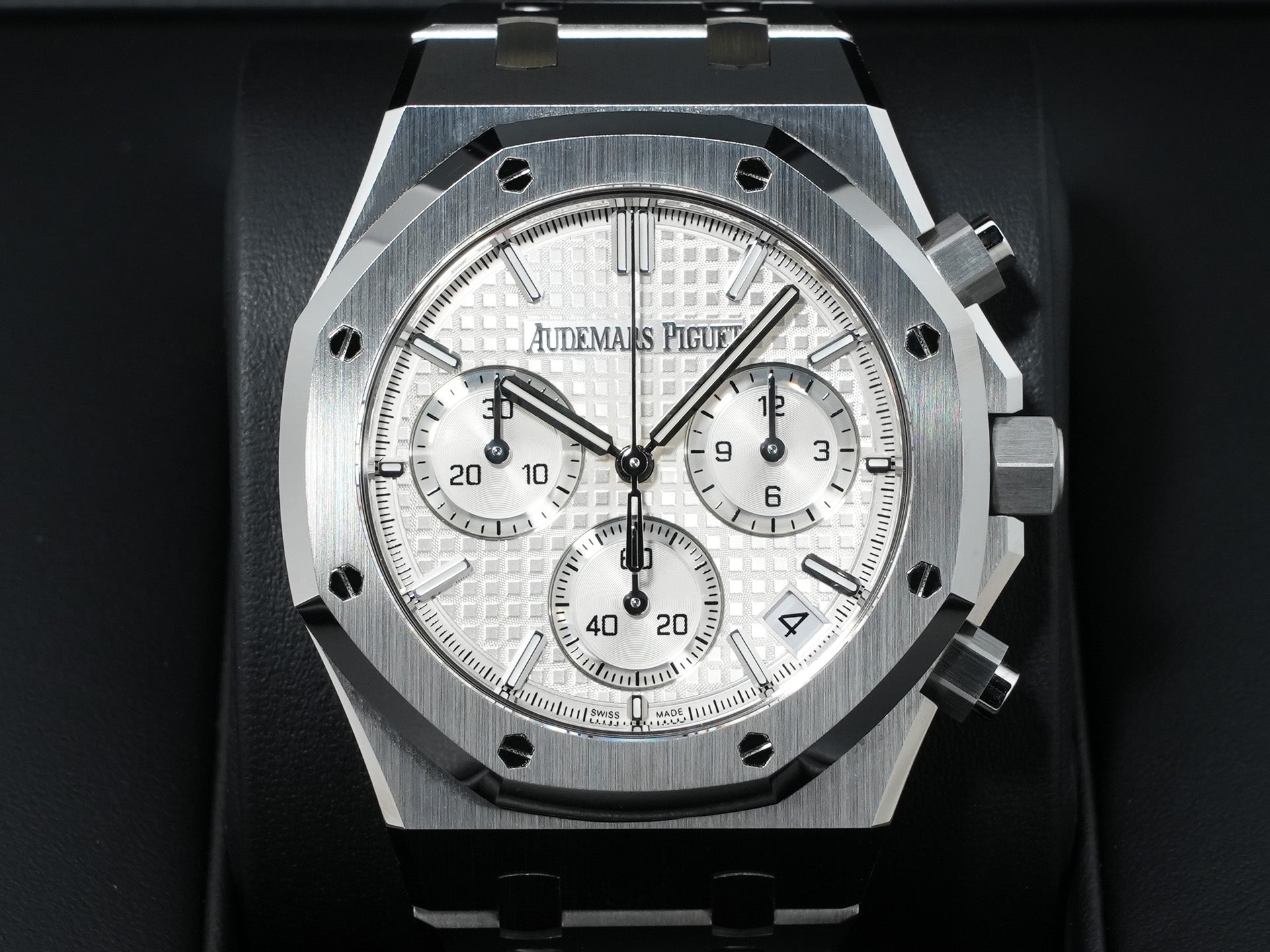 Audemars Piguet Royal Oak Chronograph 50th Anniversary Ref. 26240ST.OO.1320ST.03 Stainless Steel Silver Dial Excellent Condition khidbyrv