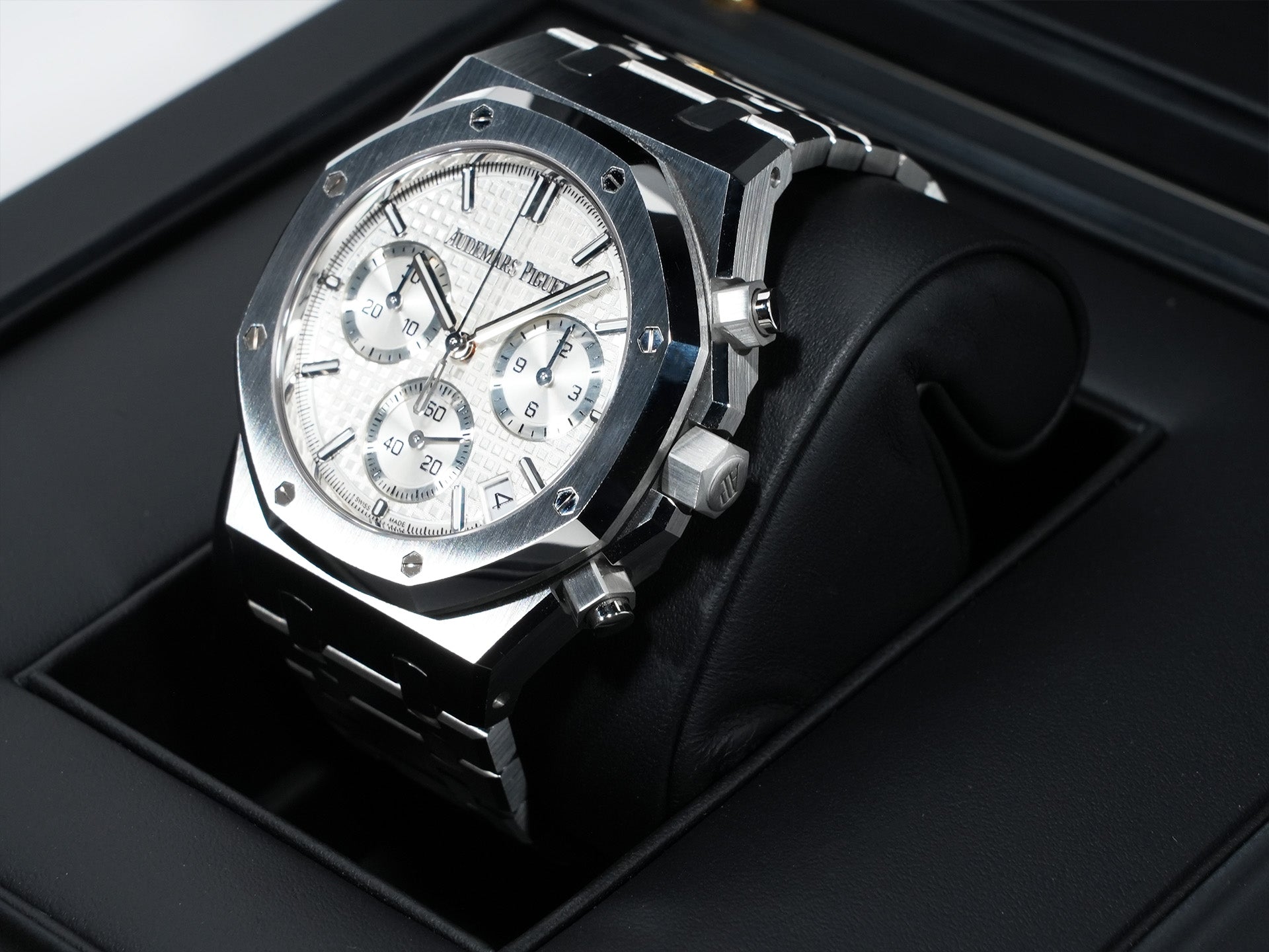 Audemars Piguet Royal Oak Chronograph 50th Anniversary Ref. 26240ST.OO.1320ST.03 Stainless Steel Silver Dial Excellent Condition khidbyrv