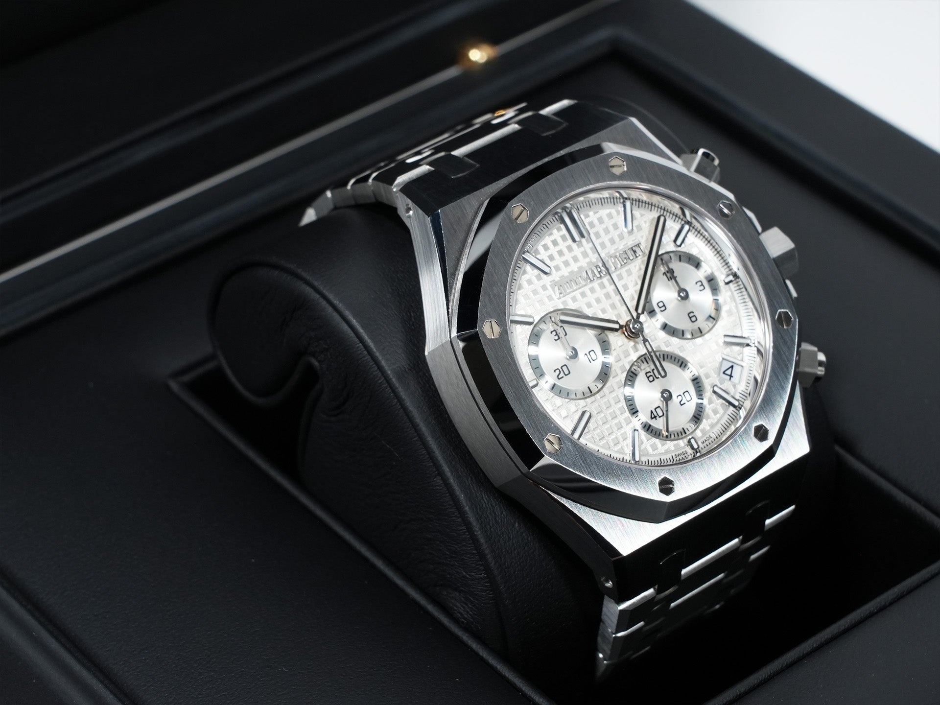 Audemars Piguet Royal Oak Chronograph 50th Anniversary Ref. 26240ST.OO.1320ST.03 Stainless Steel Silver Dial Excellent Condition khidbyrv