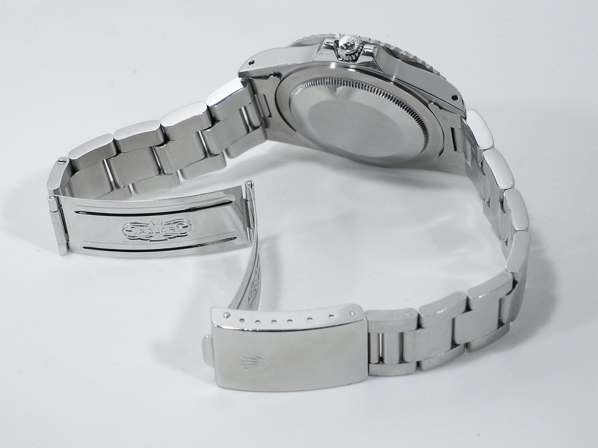 Pre-owned Rolex GMT-Master Ref. 16750 Stainless Steel with Black Dial and Oyster Bracelet (fvn4itmv)