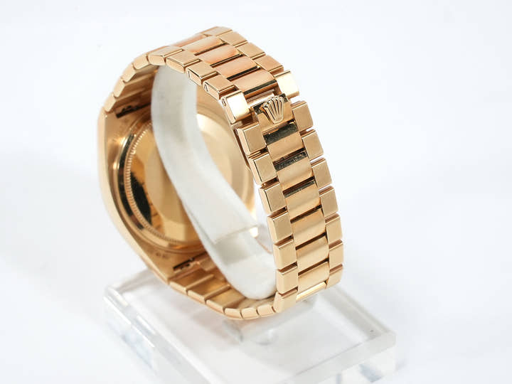 Rolex Oysterquartz Day-Date 36 Ref. 19018N Yellow Gold Champagne Dial Pre-owned jtueoz9o