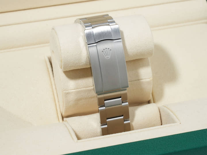 Rolex Oyster Perpetual 41 Ref. 124300 Stainless Steel Green Dial Excellent Condition m83usit2