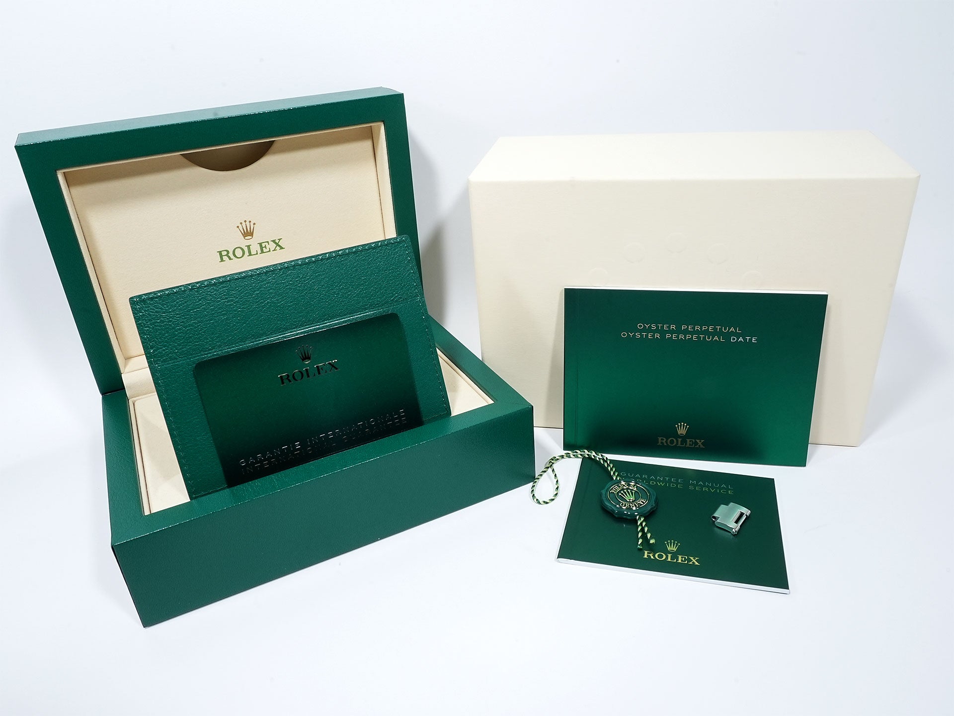 Rolex Oyster Perpetual 41 Ref. 124300 Stainless Steel Green Dial Excellent Condition m83usit2