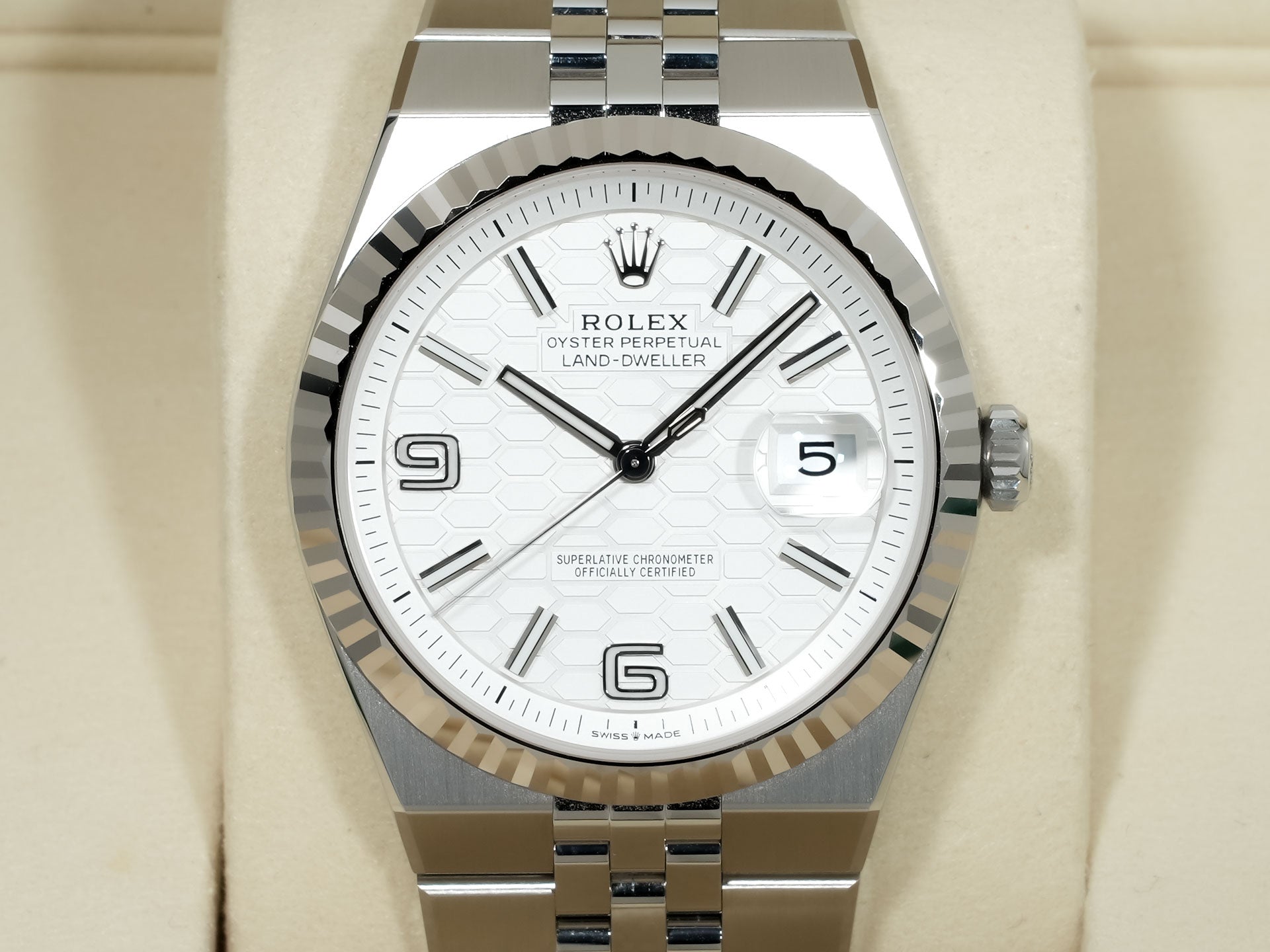 Rolex Land-Dweller Ref. 127334 Stainless Steel/White Gold White Dial Jubilee Bracelet Excellent Condition t32an4ah