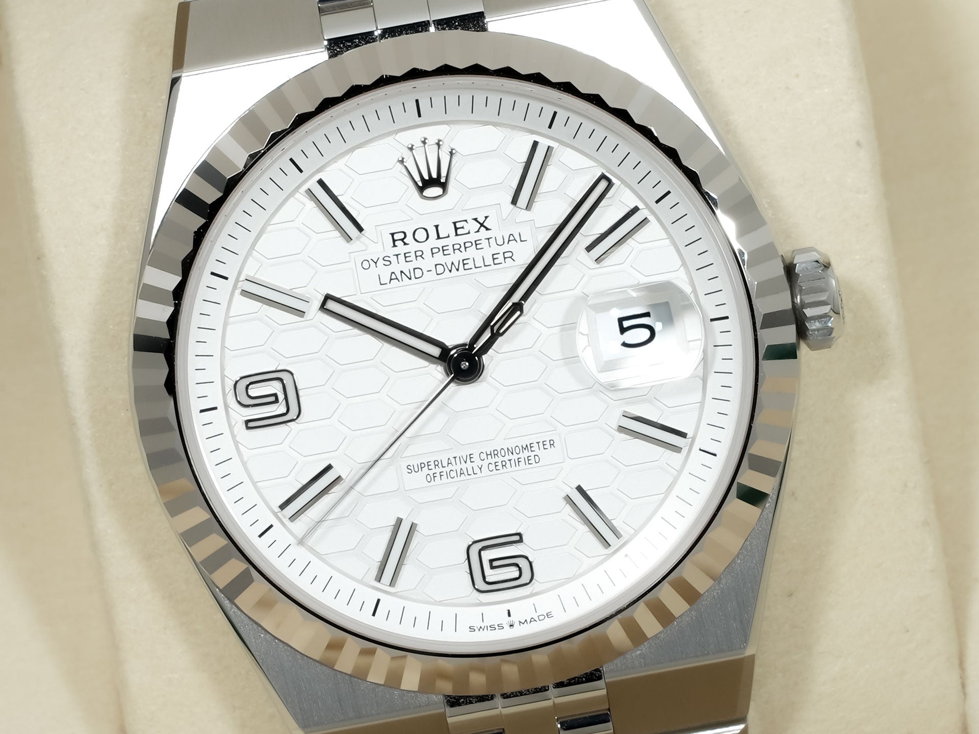 Rolex Land-Dweller Ref. 127334 Stainless Steel/White Gold White Dial Jubilee Bracelet Excellent Condition t32an4ah