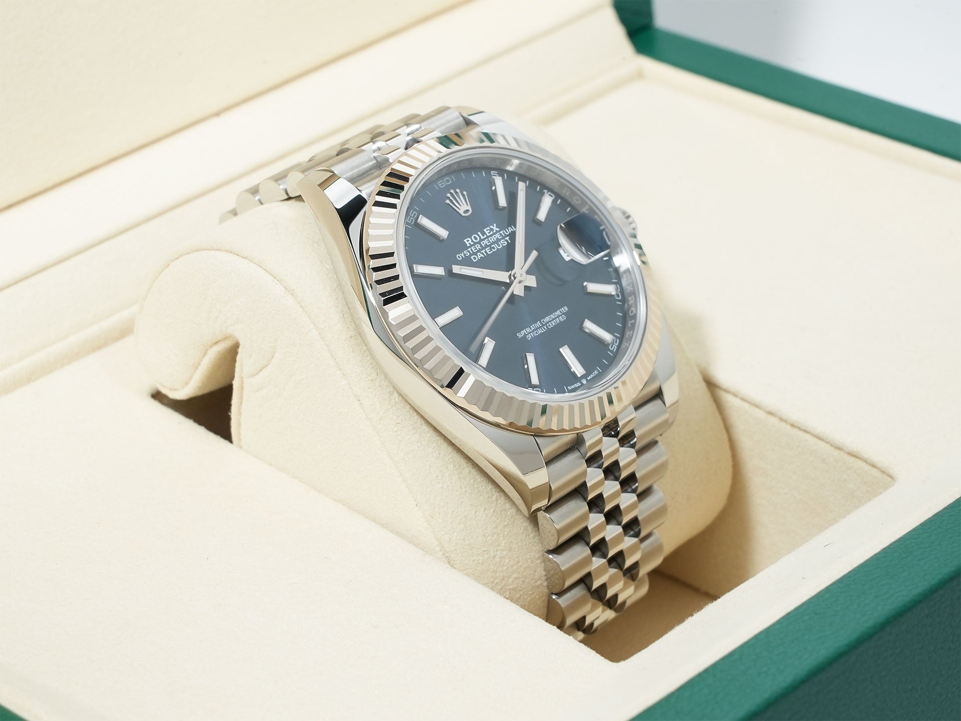 Pre-owned Rolex Datejust 41 Ref. 126334 Stainless Steel/White Gold Bright Blue Dial Jubilee Bracelet jjf2e2hy