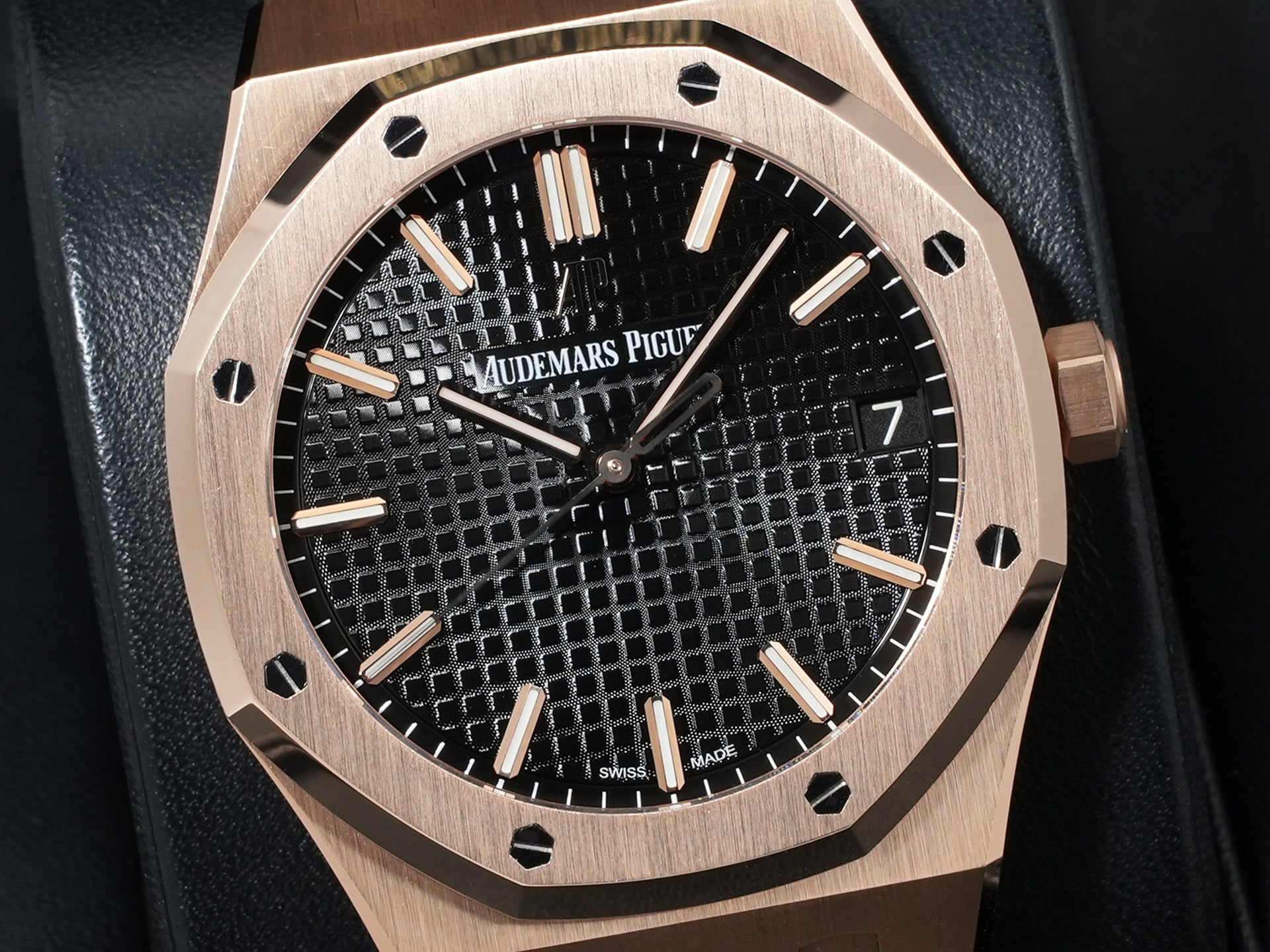 Audemars Piguet Royal Oak Ref. 15500OR.OO.D002CR.01 Pink Gold Black Dial Excellent Condition txvz9q7s