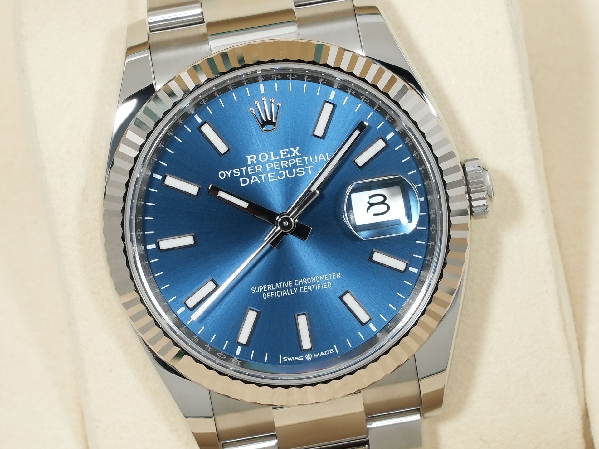 Rolex Datejust 36 Ref. 126234 Stainless Steel/White Gold Bright Blue Dial Oyster Bracelet Unused 9j5ctmkj