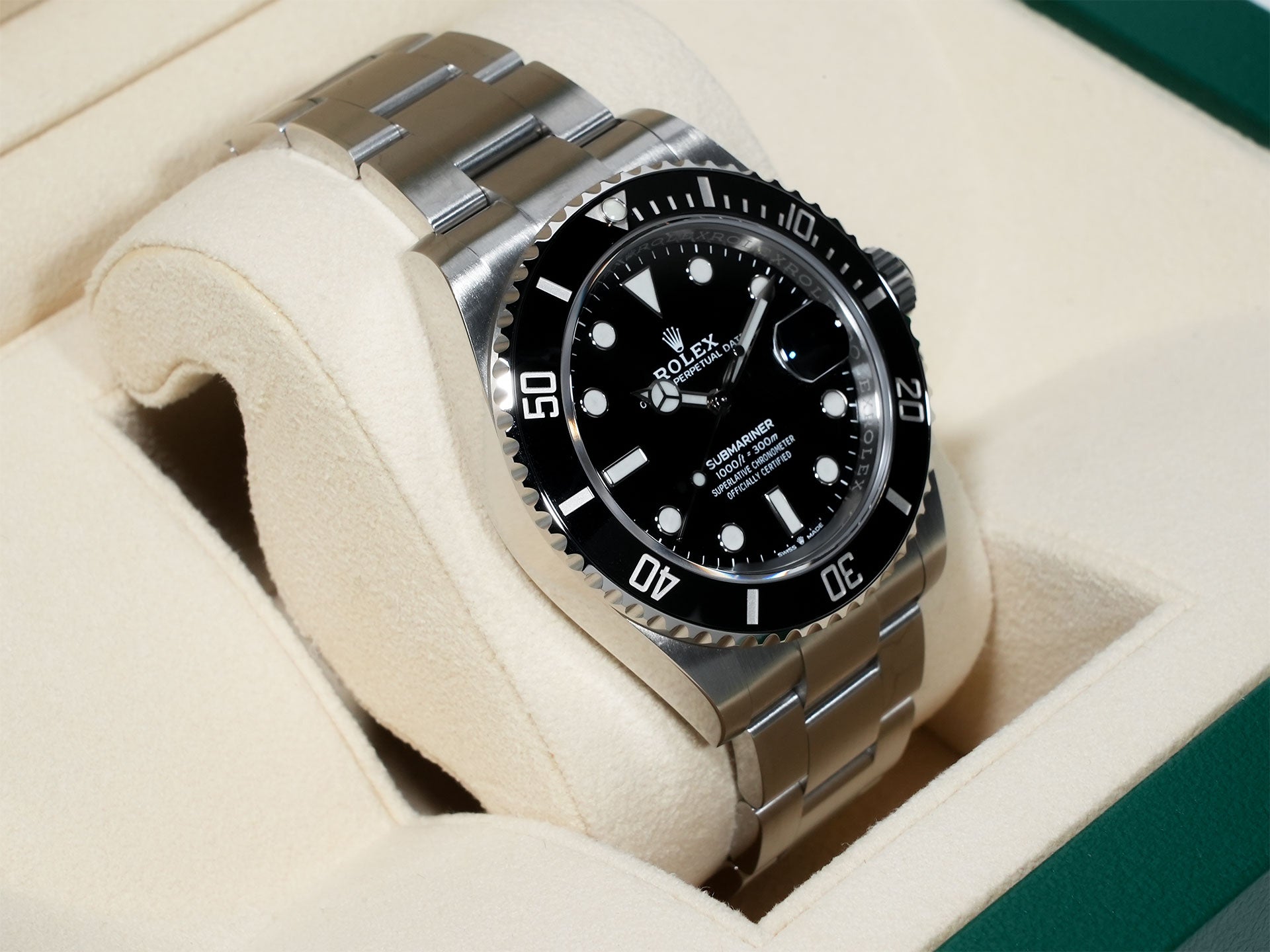 Rolex Submariner Date Ref. 126610LN Stainless Steel Black Dial Excellent Condition pzayz8ud