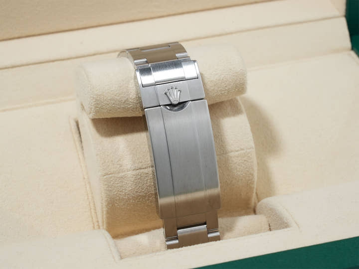 Rolex Submariner Date Ref. 126610LV Stainless Steel Black Dial Excellent Condition 3f85vtxy