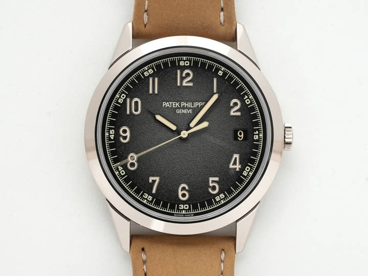 Patek Philippe Calatrava Ref. 5226G-001 in white gold with a black gradient textured lacquer and anthracite dial. Excellent condition. kbmpqo3d