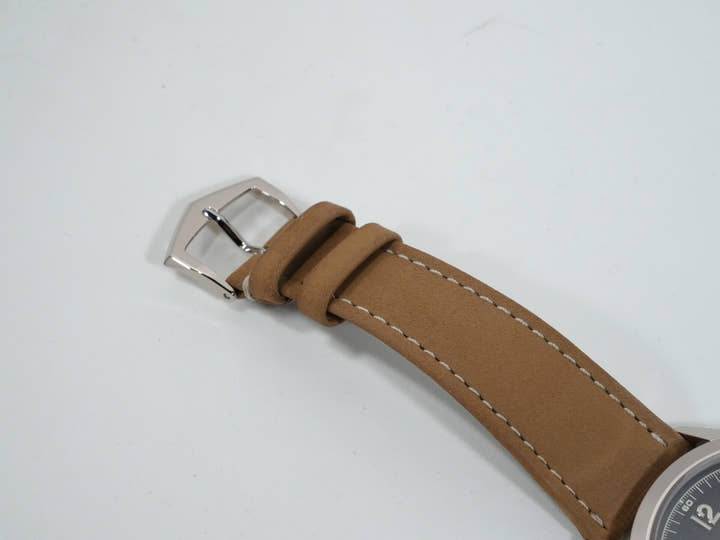 Patek Philippe Calatrava Ref. 5226G-001 in white gold with a black gradient textured lacquer and anthracite dial. Excellent condition. kbmpqo3d