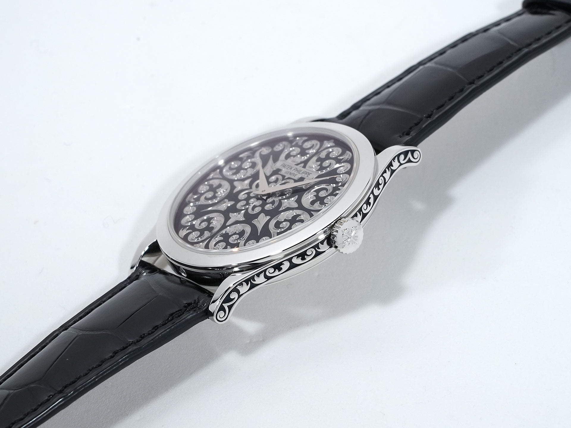 パテックフィリップ カラトラバ Ref.5088P-001 プラチナ 手彫金を施した黒七宝文字盤 美中古 q7ye4ob7