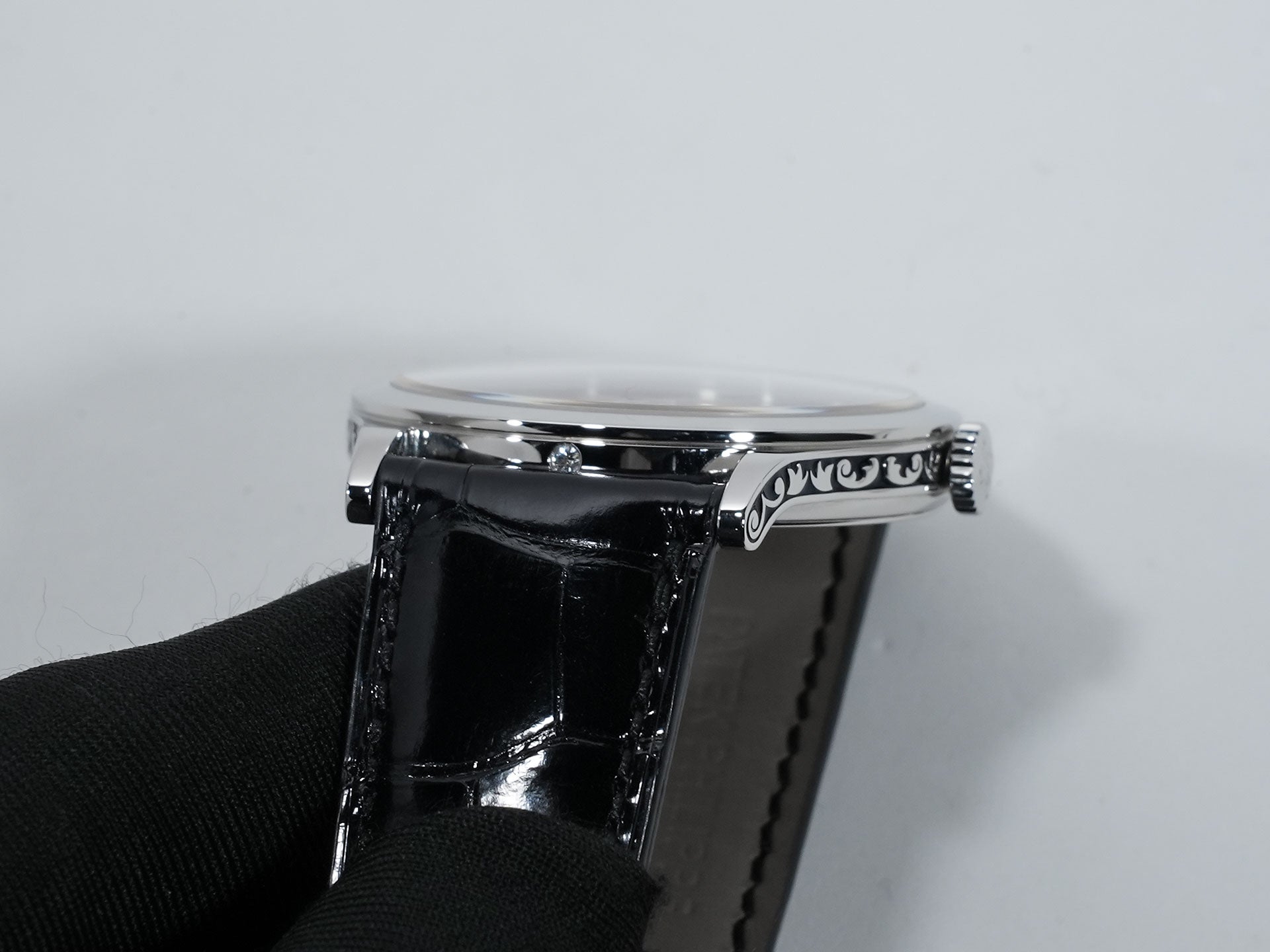 パテックフィリップ カラトラバ Ref.5088P-001 プラチナ 手彫金を施した黒七宝文字盤 美中古 q7ye4ob7