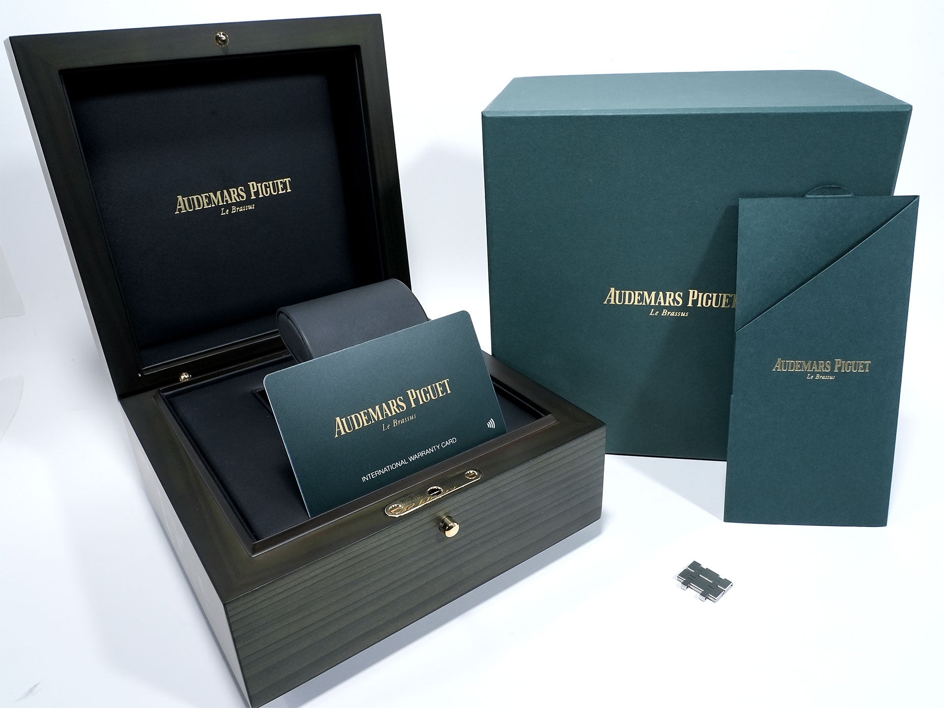 Audemars Piguet Royal Oak Ref. 15510ST.OO.1320ST.09 Stainless Steel Khaki Green Dial Pre-owned o2z7vqrb