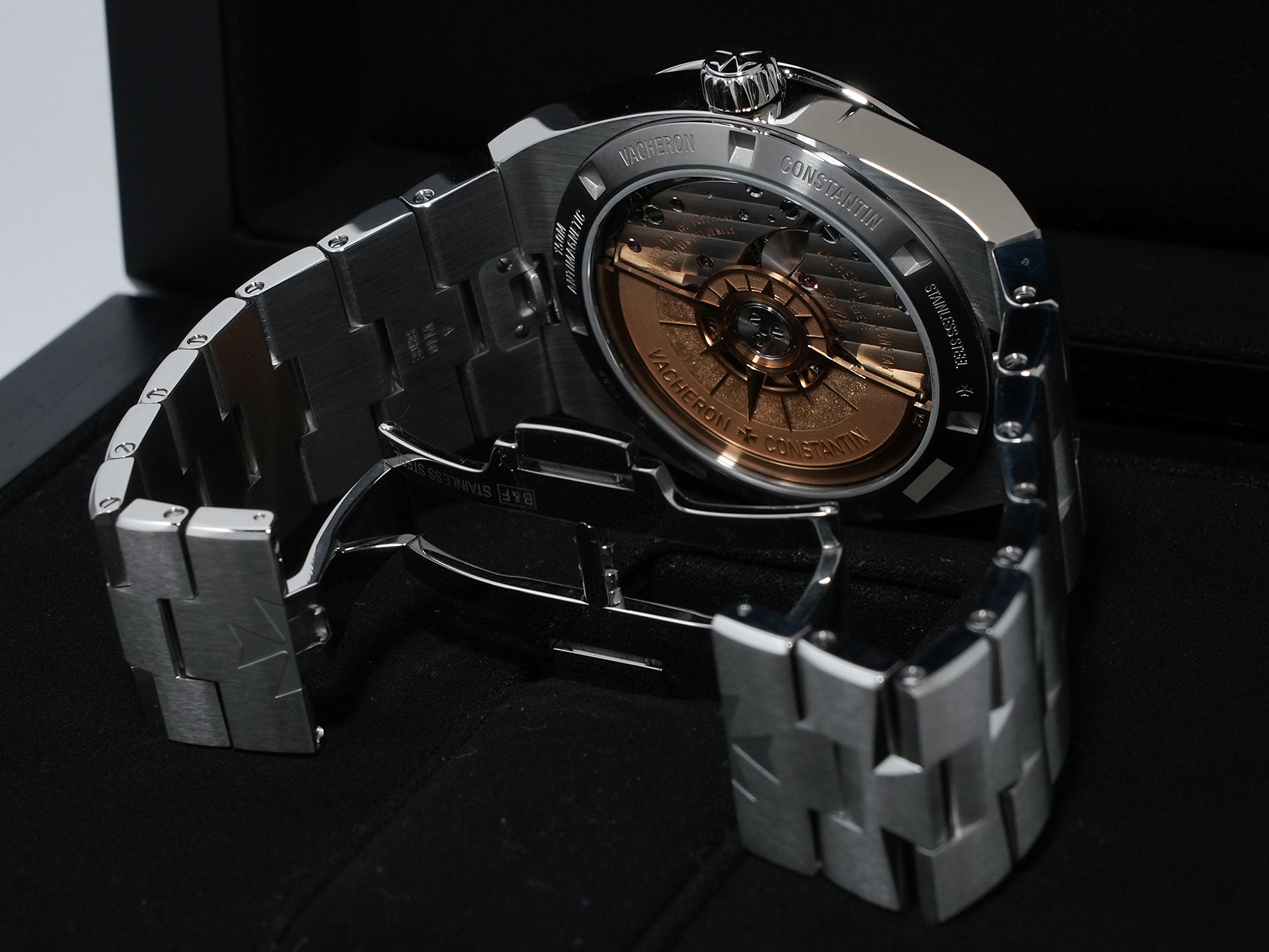 ヴァシュロンコンスタンタン オーヴァーシーズ Ref.4500V/110A-B126 ステンレススチール シルバー文字盤 未使用 3yf2xcx7