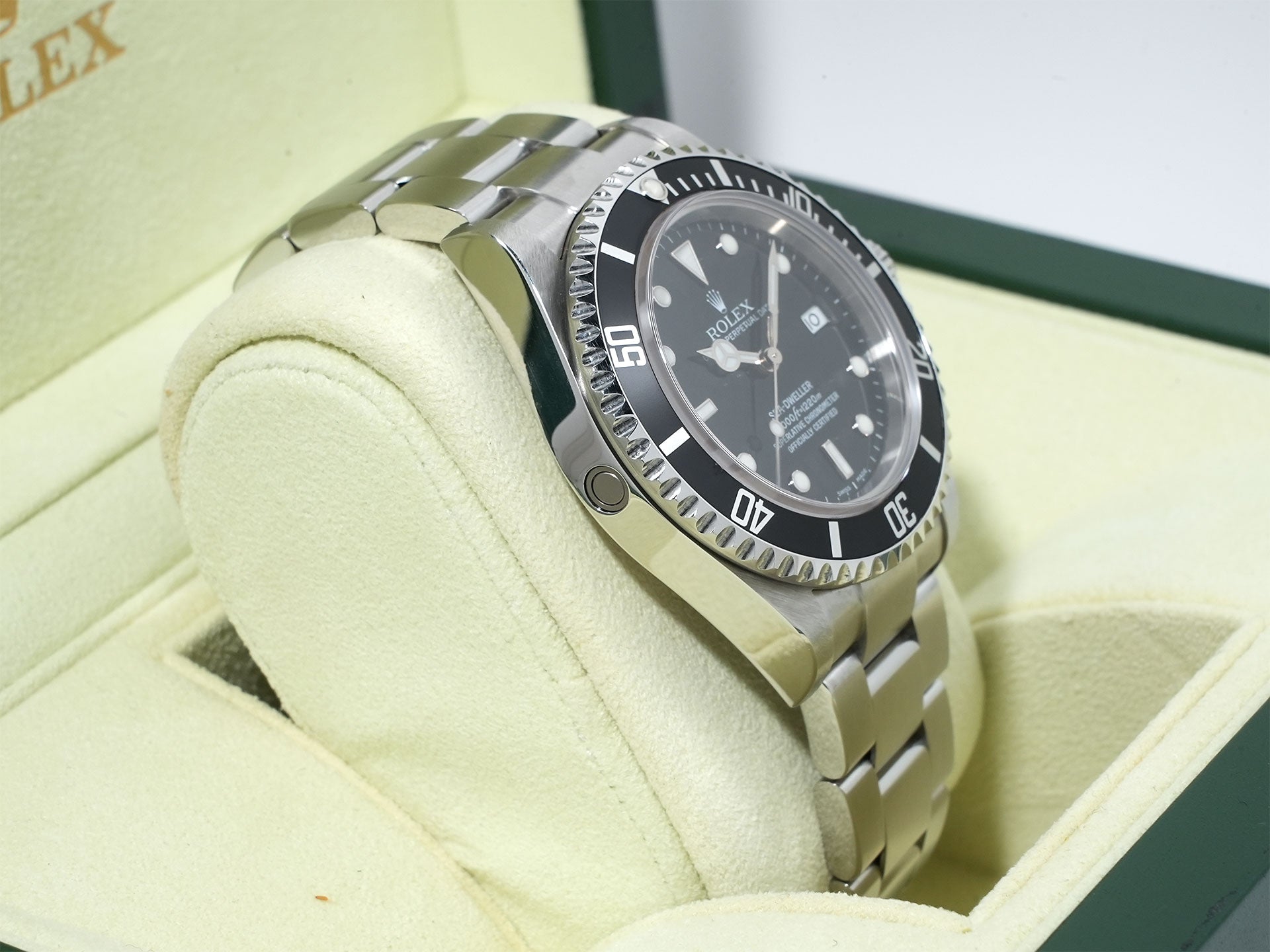 Pre-owned Rolex Sea-Dweller Ref. 16600 Stainless Steel Black Dial jp4r66pz