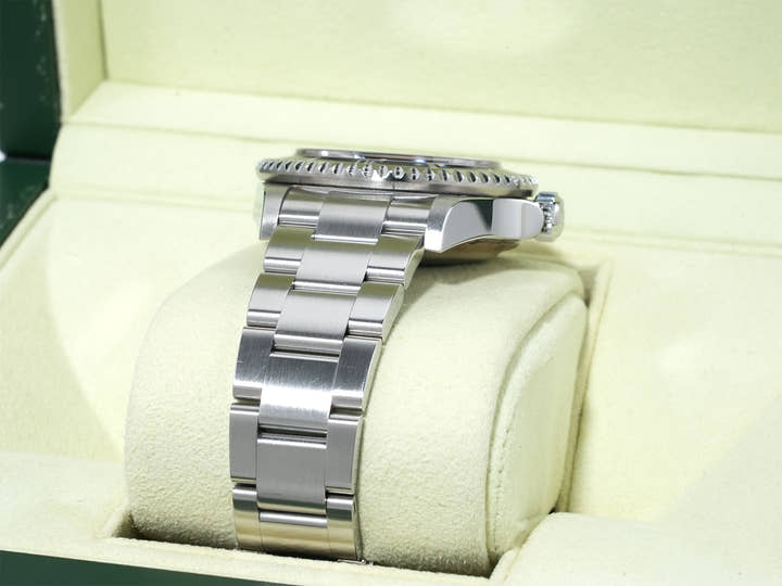 Pre-owned Rolex Sea-Dweller Ref. 16600 Stainless Steel Black Dial jp4r66pz