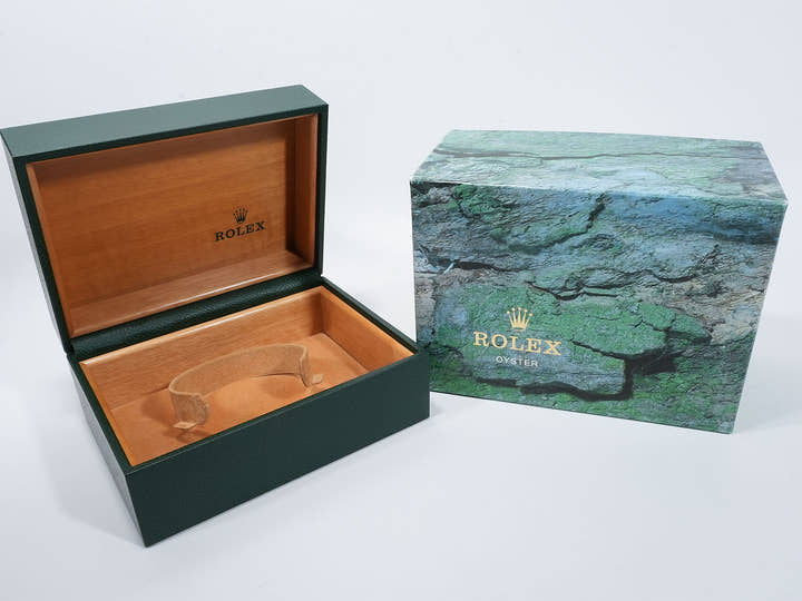 Rolex Submariner Date Ref. 16610LV Stainless Steel Black Dial Excellent Condition wja4b3mc