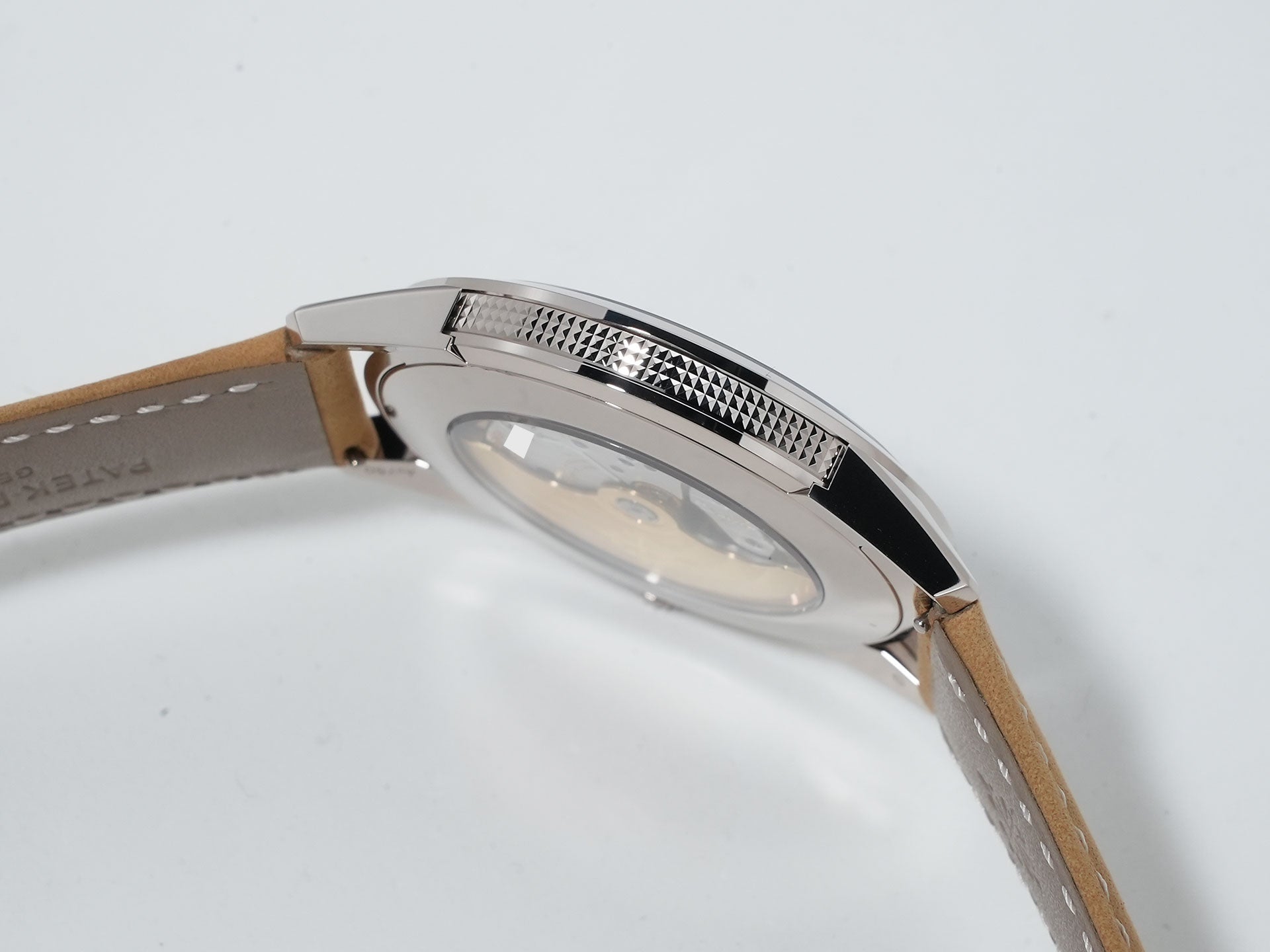 Patek Philippe Calatrava Ref. 5226G-001 in white gold with a black gradient textured lacquer and anthracite dial in excellent condition (nsa8mg66)