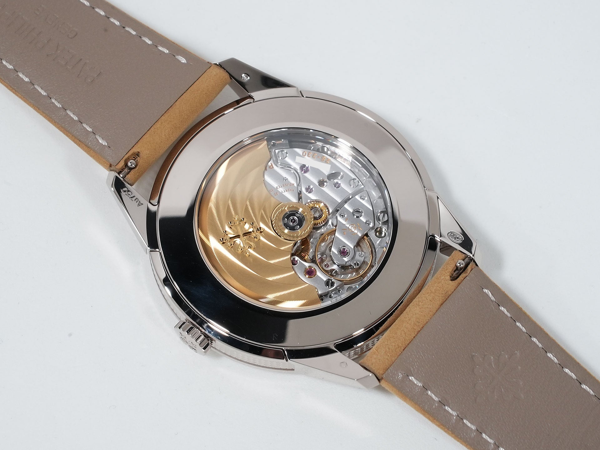 Patek Philippe Calatrava Ref. 5226G-001 in white gold with a black gradient textured lacquer and anthracite dial in excellent condition (nsa8mg66)