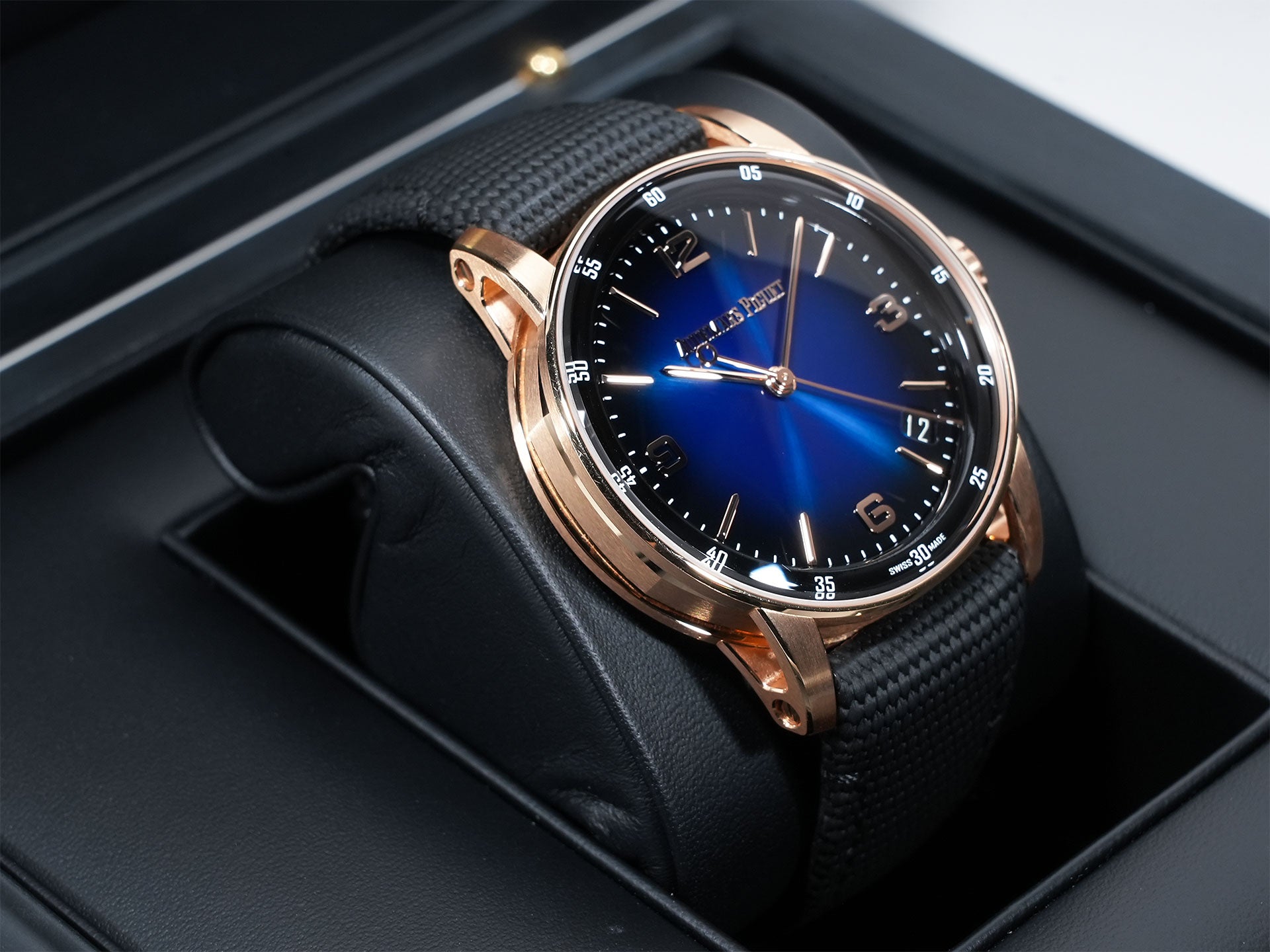 Audemars Piguet CODE 11.59 by Audemars Piguet Ref. 15210OR.OO.A028CR.01 Pink Gold Smoke Blue Lacquer Dial Pre-owned 3k2ytgcz