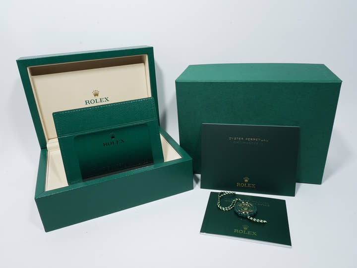 ロレックス GMTマスターII Ref.126710GRNR ステンレススチール ブラック文字盤 ジュビリーブレスレット 未使用 n7tb4ubx