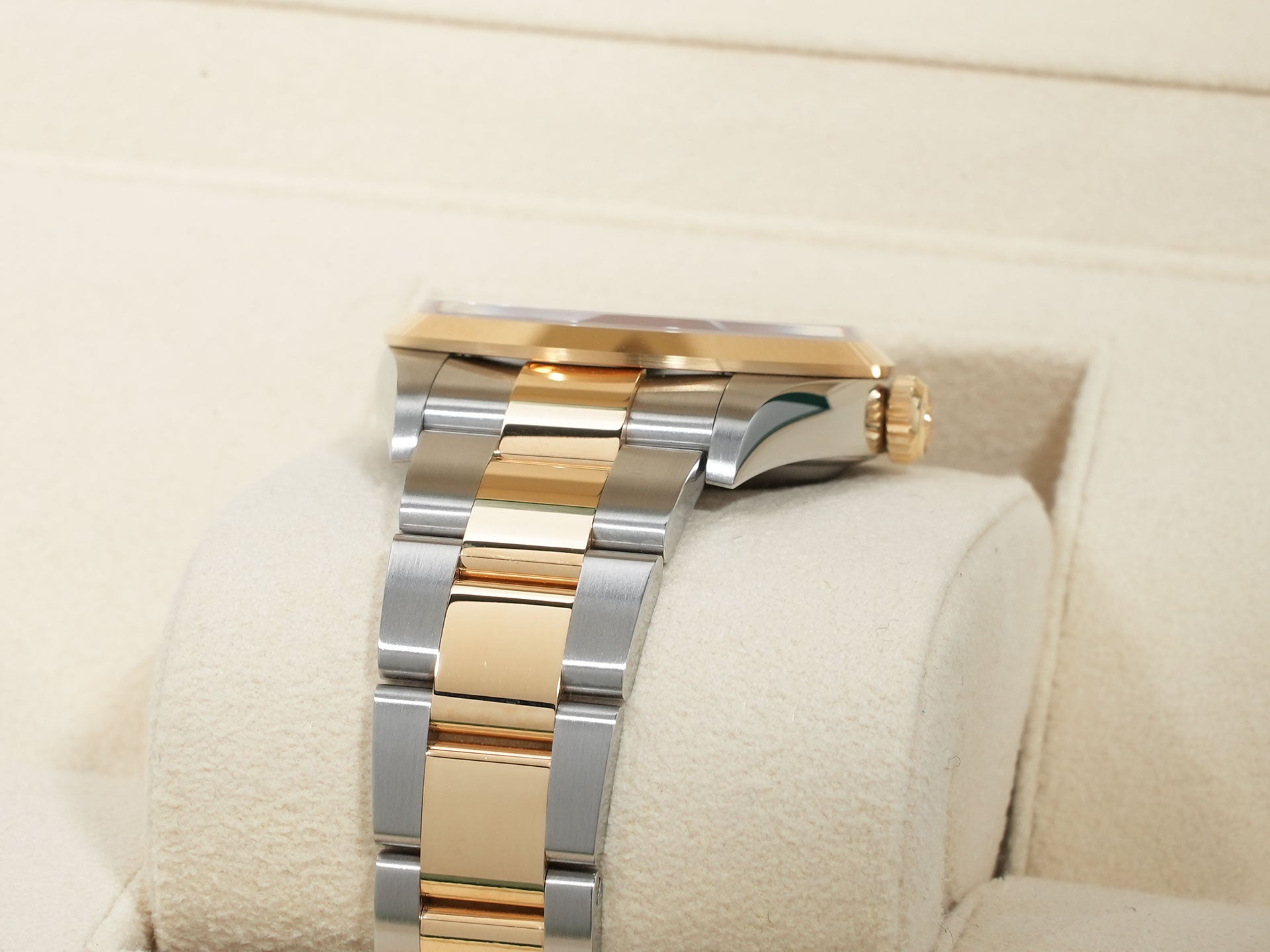 ロレックス エクスプローラー36 Ref.124273 ステンレススチール/イエローゴールド ブラック文字盤 オイスターブレスレット 極美品 udgwgkap