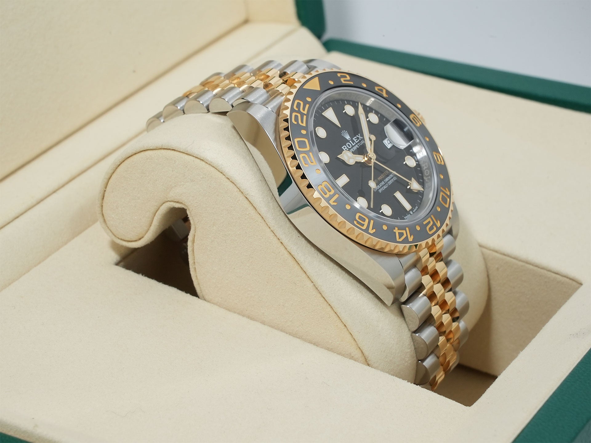 ロレックス GMTマスターII Ref.126713GRNR ステンレススチール/イエローゴールド ブラック文字盤 ジュビリーブレスレット 未使用 9ypiq4r7