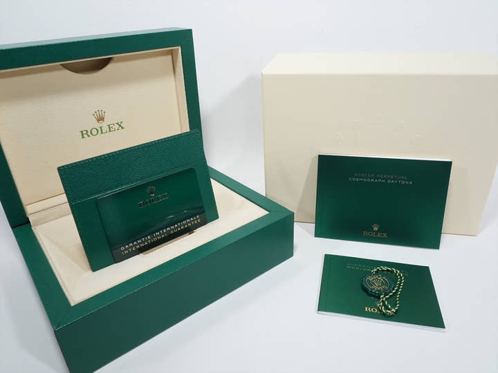 Rolex Daytona Ref. 116518LN Yellow Gold Champagne with Black Dial Pre-owned 3zbtii55