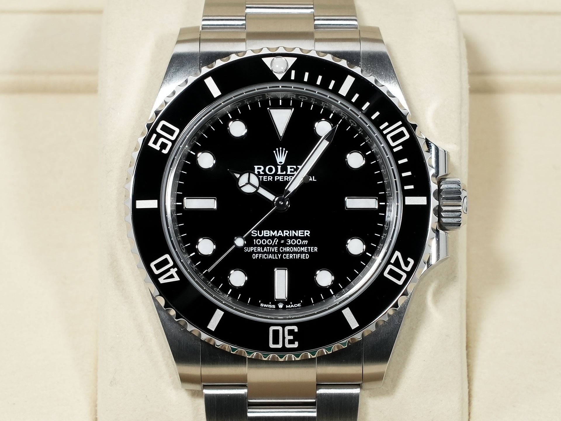 Rolex Submariner No Date Ref. 124060 Stainless Steel Black Dial Unused hsya98mm