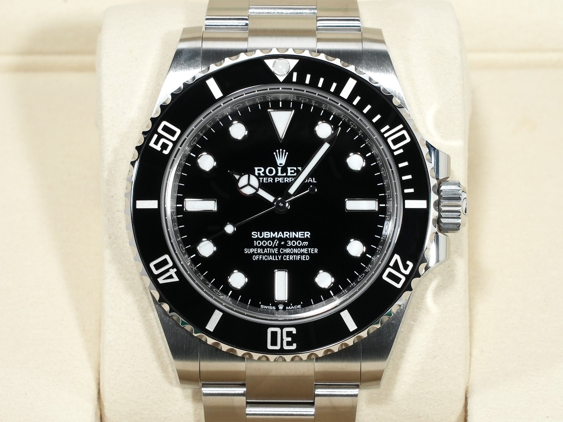 Rolex Submariner No Date Ref. 124060 Stainless Steel Black Dial Unused hvkpc4dq
