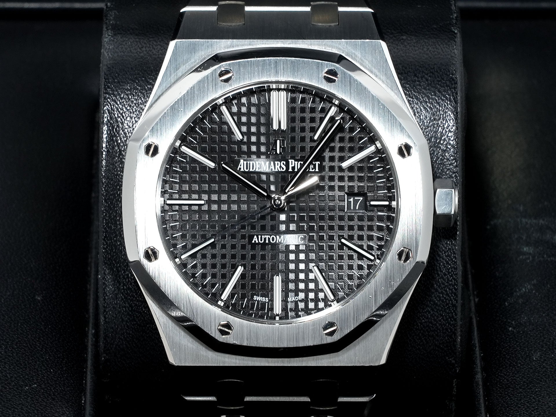 オーデマピゲ ロイヤルオーク Ref.15400ST.OO.1220ST.01 ステンレススチール ブラック文字盤 中古 kse9ao2m