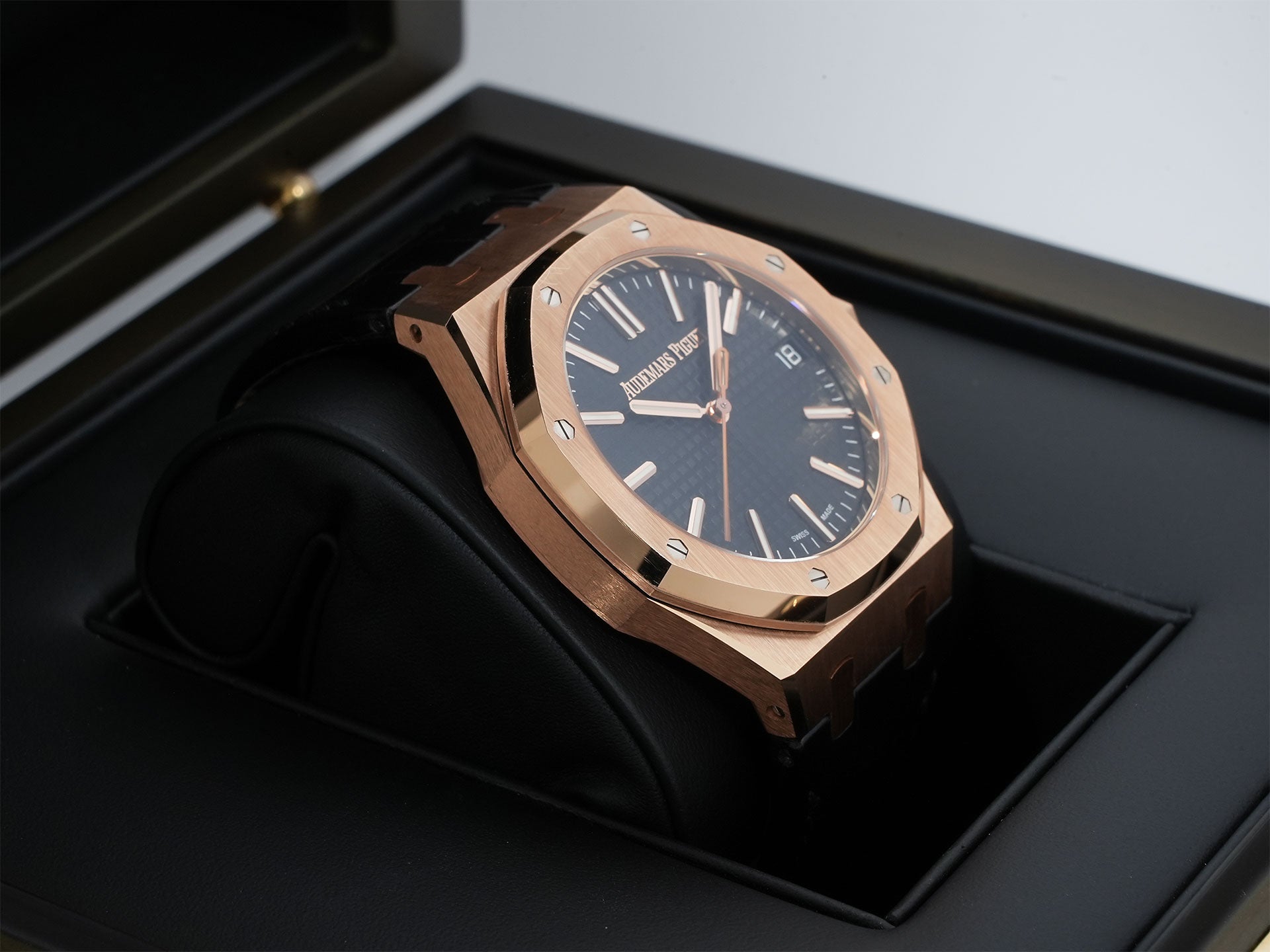 オーデマピゲ ロイヤルオーク 50周年記念 Ref.15510OR.OO.D002CR.01 ピンクゴールド ブラック文字盤 中古 im78dcg3