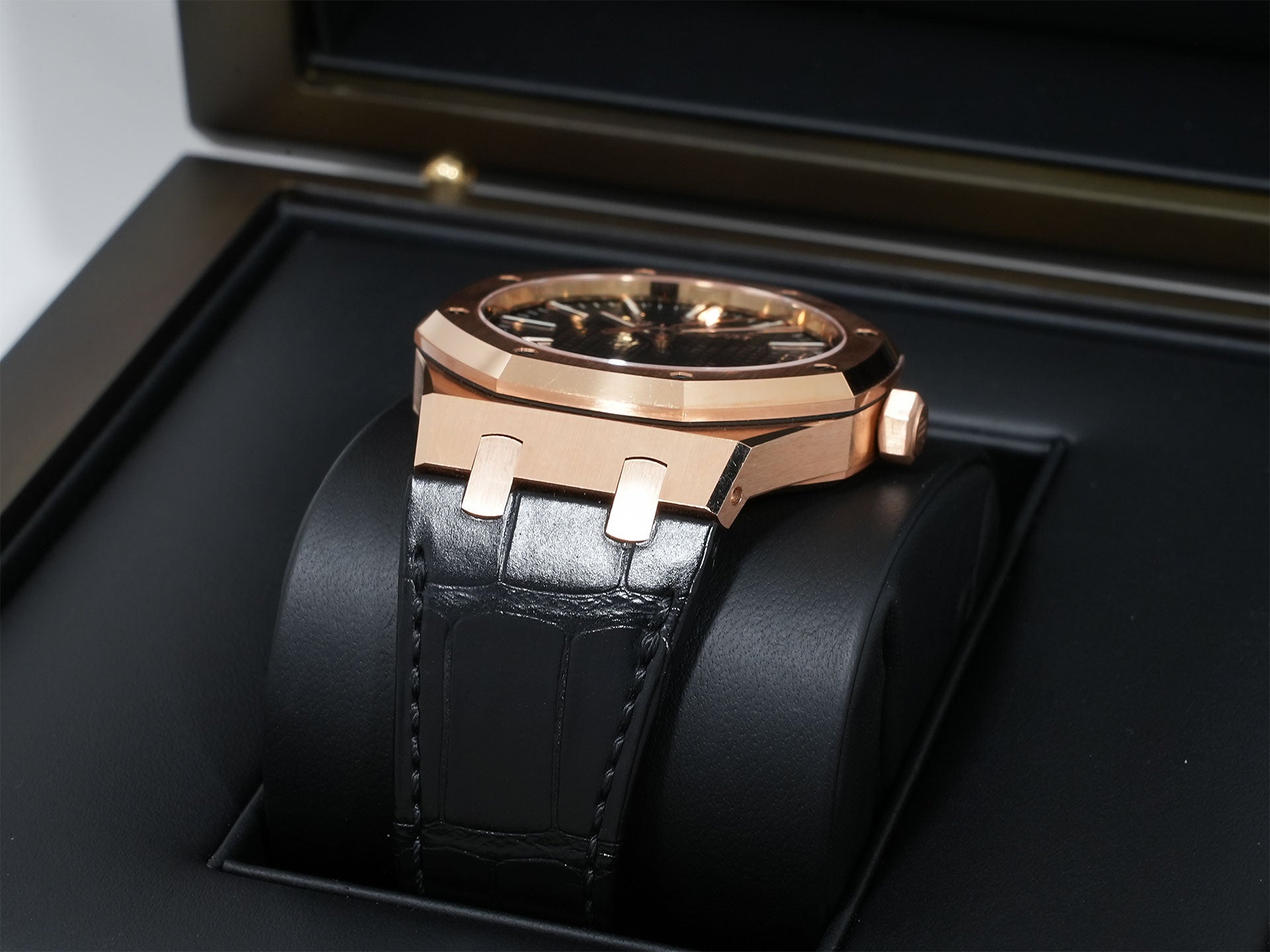 オーデマピゲ ロイヤルオーク 50周年記念 Ref.15510OR.OO.D002CR.01 ピンクゴールド ブラック文字盤 中古 im78dcg3