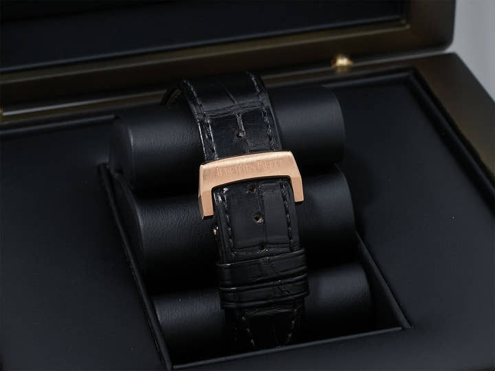 オーデマピゲ ロイヤルオーク 50周年記念 Ref.15510OR.OO.D002CR.01 ピンクゴールド ブラック文字盤 中古 im78dcg3