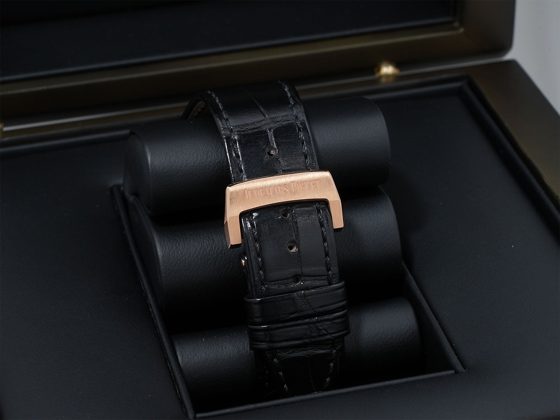 オーデマピゲ ロイヤルオーク 50周年記念 Ref.15510OR.OO.D002CR.01 ピンクゴールド ブラック文字盤 中古 im78dcg3