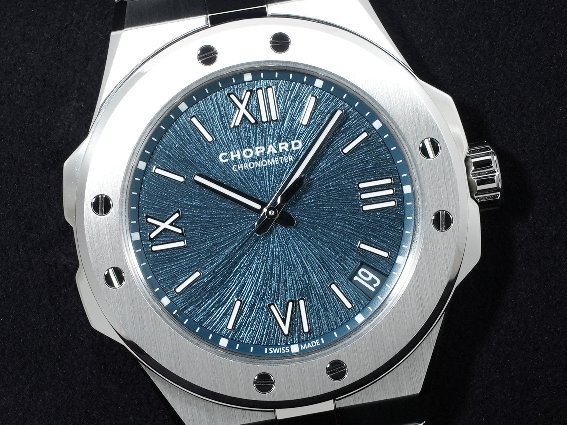 ショパール アルパイン イーグル 41 Ref.298600-3001 ステンレススチール ブルー文字盤 未使用 qi349xu4