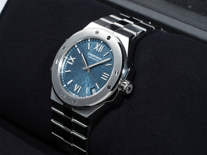 ショパール アルパイン イーグル 41 Ref.298600-3001 ステンレススチール ブルー文字盤 未使用 qi349xu4
