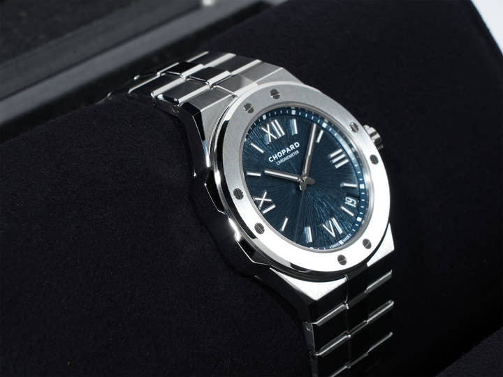 ショパール アルパイン イーグル 41 Ref.298600-3001 ステンレススチール ブルー文字盤 未使用 qi349xu4