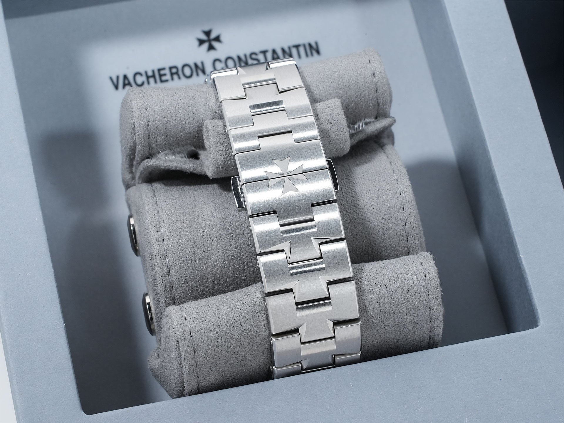 Vacheron Constantin Overseas Dual Time Ref. 7920V/210A-B546 Stainless Steel Black Dial Excellent Condition krr3j383