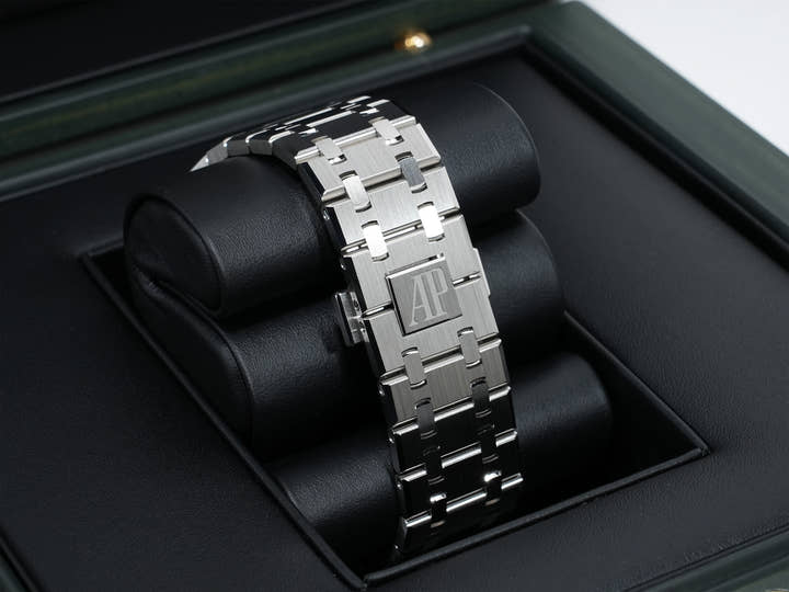 Audemars Piguet Royal Oak 50th Anniversary Ref. 15510ST.OO.1320ST.05 Stainless Steel Gray Dial Unused zu5uqm8b