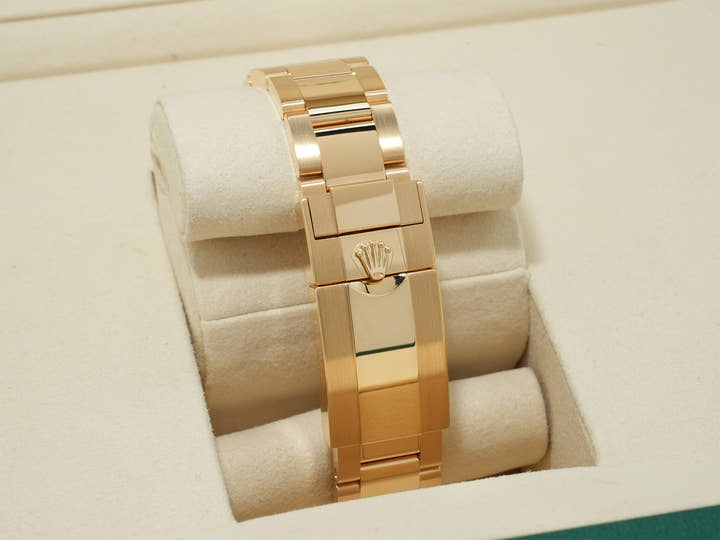 ロレックス デイトナ Ref.126508 イエローゴールド グリーン文字盤 未使用 vbmstxf4